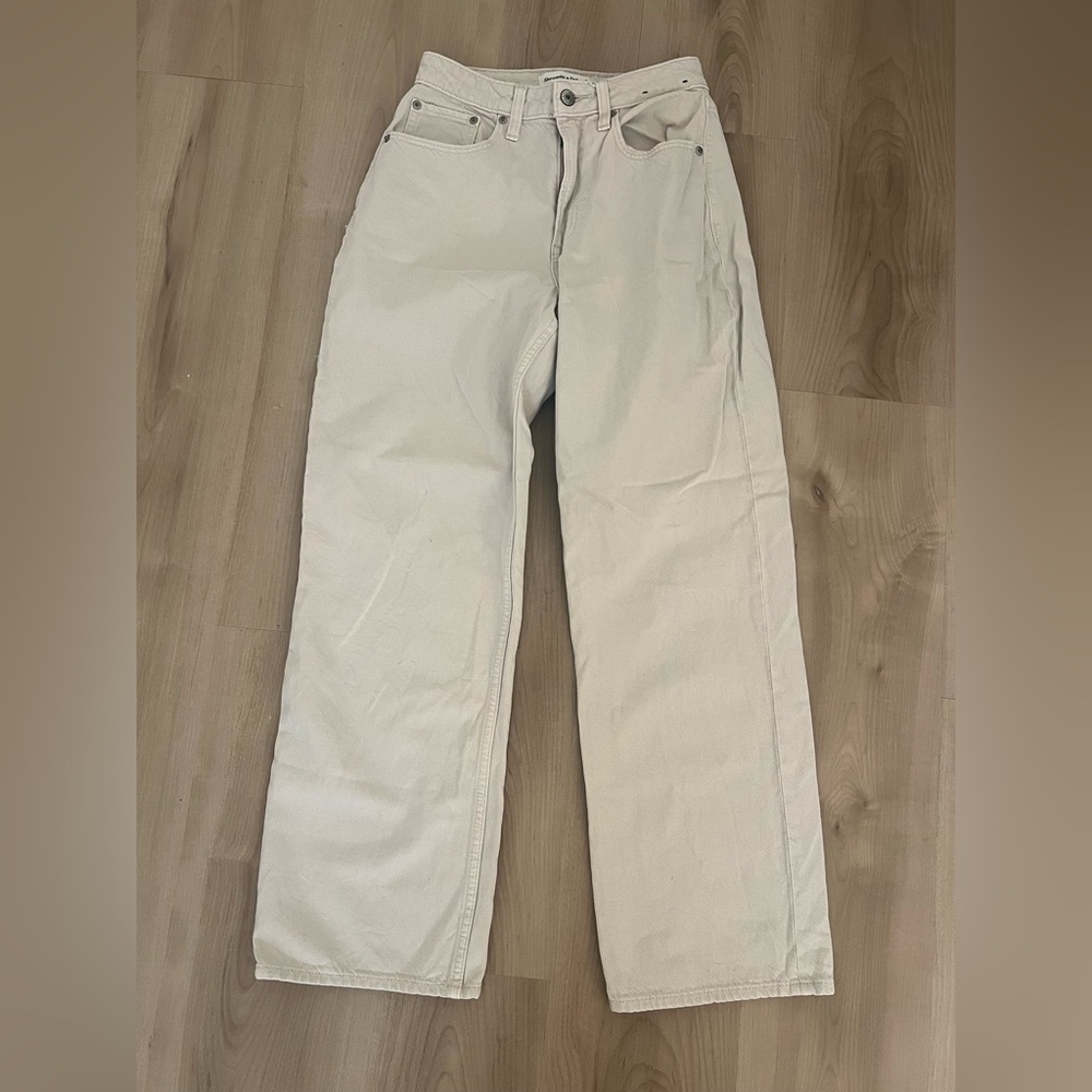 Abercrombie & Fitch Cream Curve Love High Rise Loose Jean